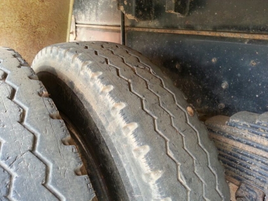 รถฮีโน่ 10 ล้อดั้ม FM3M  240 แรงม้า. ปี 38  สนใจติดต่อ 081 - 6079515