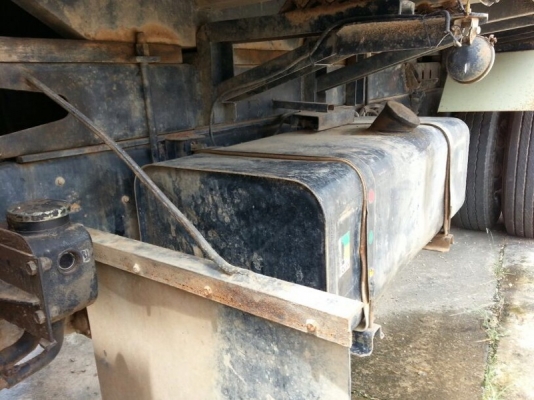 รถฮีโน่ 10 ล้อดั้ม FM3M  240 แรงม้า. ปี 38  สนใจติดต่อ 081 - 6079515