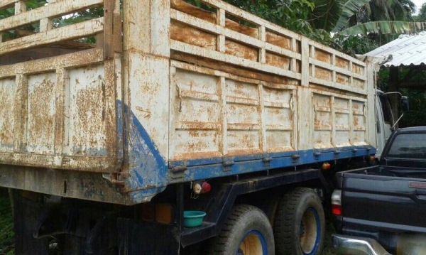 รถฮีโน่ 10 ล้อดั้ม FM3M  240 แรงม้า. ปี 38  สนใจติดต่อ 081 - 6079515