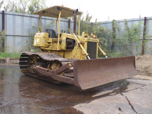 ขายด่วน รถแทรคเตอร์ตีนตะขาบ MITSU BISHI  BD2G  นำเข้าจากญี่ปุ่นโดยตรงยังไม่เคยใช้งานในไทย สภาพสวย  ถึงไทยเร็ว ๆๆนี้