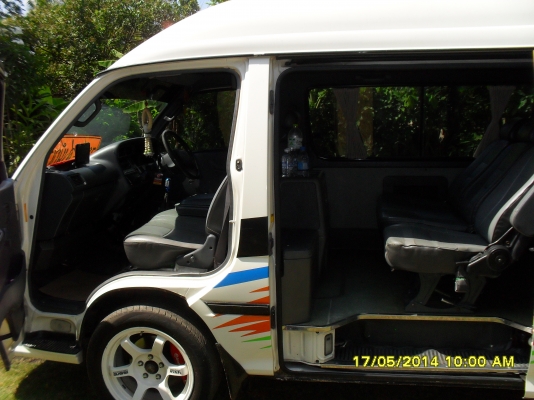 ขายรถตู้สภาพสวยมากพร้อมใช้ครับ ภายในตกแต่งเรียบร้อยแล้ว  ลดราคาไปที่ 370,000 บาท ครับ จากเดิมครับ