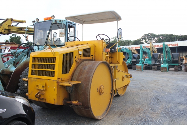 ขาย!!! รถบด  R2  ล้อเหล็ก