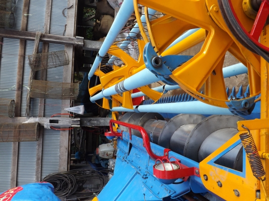 ขายรถเกี่ยวนวดข้าวศักดิ์พัฒนา รุ่น KM-48