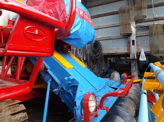 ขายรถเกี่ยวนวดข้าวศักดิ์พัฒนา รุ่น KM-48