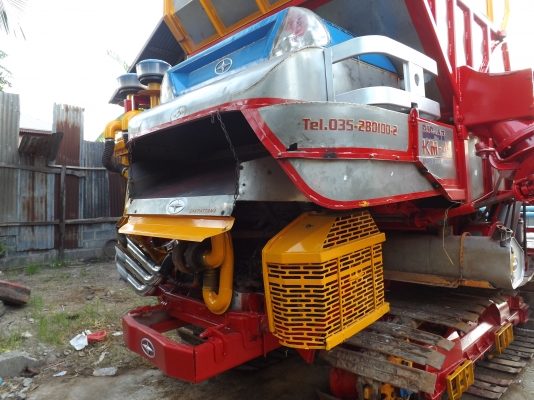 ขายรถเกี่ยวนวดข้าวศักดิ์พัฒนา รุ่น KM-48