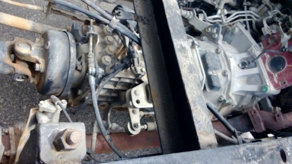 รถฮีโน่ 6 ล้อดั้ม 175 แรงม้า ปี 55   ( รถวิ่ง 4x,xxx กม. )  สนใจติดต่อ 081 - 6079515