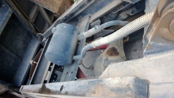 รถฮีโน่ 6 ล้อดั้ม 175 แรงม้า ปี 55   ( รถวิ่ง 4x,xxx กม. )  สนใจติดต่อ 081 - 6079515