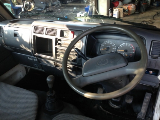 ++ ขายสี่ล้อกลาง TOYOTA TOYOACE 3Y เบนซิน