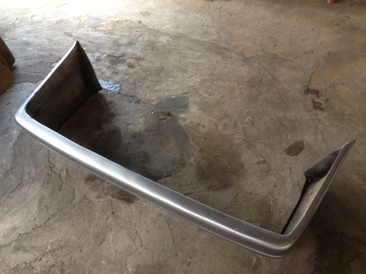 ขายกันชนหลัง e30 ตัวM ราคา1300บาท โทร0924462525โส กทม ขายกันชนหลัง e30 ตัวM ราคา1300บาท โทร0924462525โส กทม