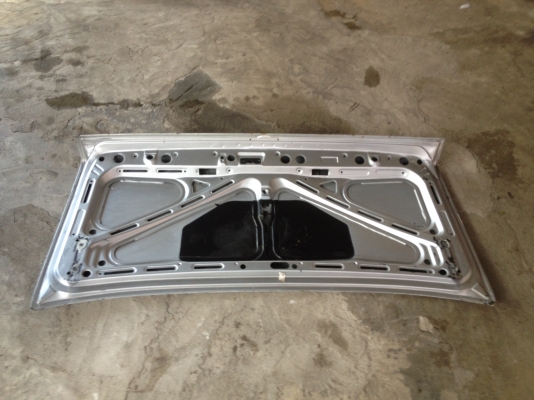 ขายฝากระโปรงหลัง e30 ราคา1000บาท โทร0924462525โส กทม