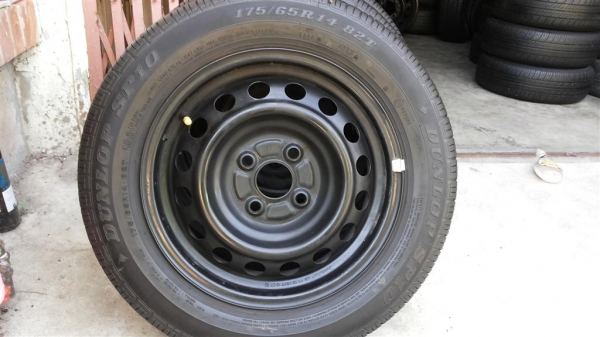 ล้อกระทะยาริสป้ายแดง ขอบ14 พร้อมยาง 175 65 14