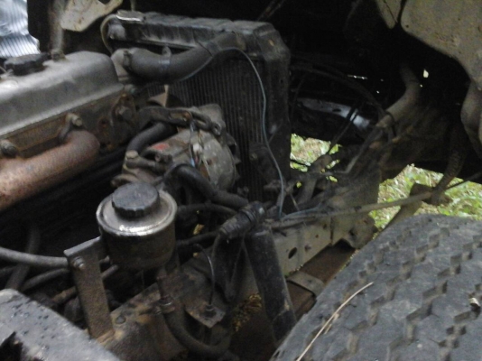 6ล้อท้ายลาดTOYOTA BU12 เครื่อง100แรง ....รถสวยมาก....วางหัวนอกของอีซูซุ..