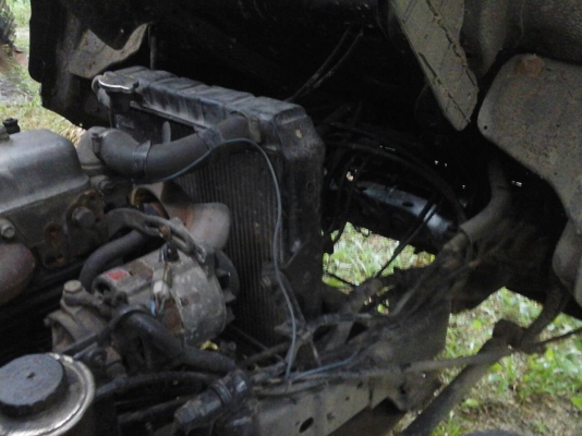 6ล้อท้ายลาดTOYOTA BU12 เครื่อง100แรง ....รถสวยมาก....วางหัวนอกของอีซูซุ..