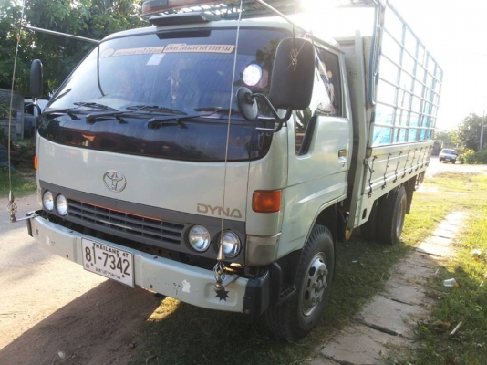 ขายรถหกล้อ TOYOTA 3ใบปัด จดทะเบียนปี 46