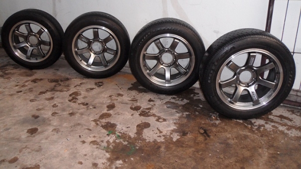 ขายล้อแม็คขอบ 18 นิ้ว 6 รู ใส่ DMAX ขายล้อแม็คขอบ 18 นิ้ว 6 รู ใส่ DMAX