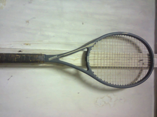 ไม้เทนนิส wilson โบราณ ยังใช้ได้