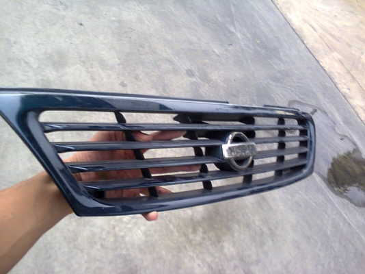 กระจังหน้านิสสันไม่ค่อยสวย