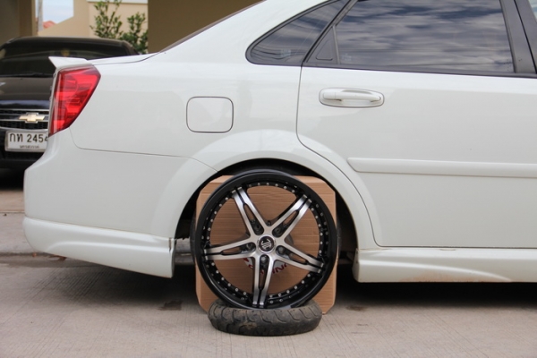 ขายล้อขอบ18 กว้าง 7.5 5รู120 ใส่บีเอ็ม เชฟรุ่นเก่า ของใหม่ ชุดละ9000฿