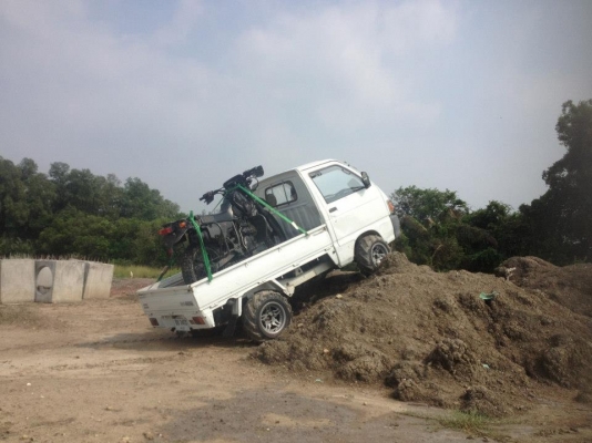 กระป้อญีปุ่น 4x4 ทะเบียนพร้อม ลุยดี เข้าสวน เข้าหน้างาน ไม่ต้องกลัวติดหล่ม กระป้อญีปุ่น 4x4 ทะเบียนพร้อม ลุยดี เข้าสวน เข้าหน้างาน ไม่ต้องกลัวติดหล่ม