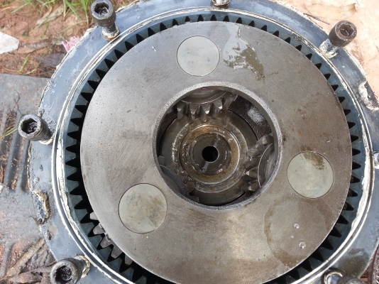 ขายด่วน  มอเตอร์สวิง HITACHI EX 200-2-3