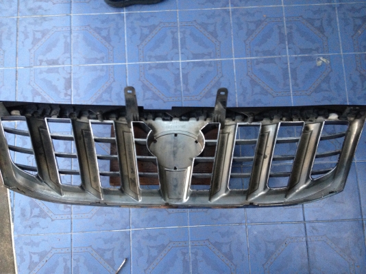 กระจังหน้า PRADO