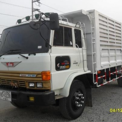 รถรุ่นฮีโน่ F17 เครื่องเดิมๆEH 700 168 แรงม้า กระบะดั้มยาว 5.60 ดั้มข้าว รถเครื่องดีมาก เกียดี ขับดี ยาง900-20 รถผมเองใช้งานอยู่ทุกวัน รถสภาพพร้อมใช้ เอกสารพร้อมโอน ราคาต่อรองได้ ครับ ขาย 760000 บาท โทร 0821759501 ฟ่าง ชัยนาท