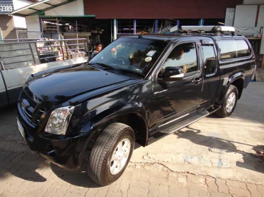 ขาย ISUZU HI-LANDER 2.5 DDI I-TEQ ปี 2008 สีดำ เกียร์ธรรมดา  สภาพดี  แอร์เย็น  มีประกันชั้น1 ทำเบาะใหม่  ยางใหม่ 4 เส้น หลังคาแครี่บอย + แร็ควางของ วิ่งประมาณ 120000 ต้องการขายราคาไม่แพง