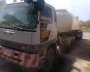 ขายรถหัวลาก 10 ล้อ 2 เพลา พร้อมหางพ่วง 2 เพลา ลากแท่งน้ำมัน 30000 ลิตร HINO FM3M และ FM2K รถใช้งานอยู่