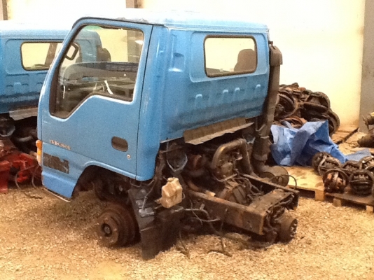 หัวอีซูซุการตูนพร้อมเครื่องเกียรสวยๆ