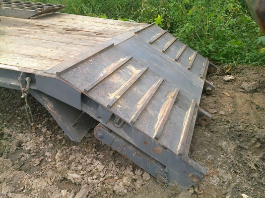 หางปลา10ล้อ มีสะพาน หางสวย สำหรับรถเกี้ยวและแบคโฮ120ลงไป