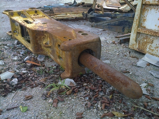 ขายหัวกระแทกPHINOสำหรับรถแบคโฮใหญ่ ของดีมาก ชื้อมาไม่ได้ใช้