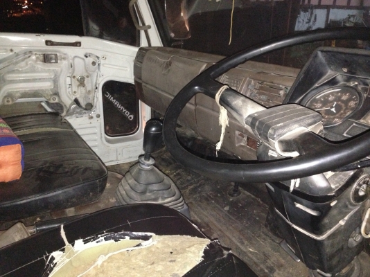 HINO FB 112A - 117 HP WO4D หกล้อดั๊มพ์ กระบะดั๊มพ์เหล็ก 4 ตันยาว 3.60 เมตรพื้นอย่างสวยไม่มีผุ เครื่องแห้งแน่นดี หัวเก๋งบางเดิมๆไม่มีผุภายในครบพร้อม พวงมาลัยเพาเวอร์ คัชซีสวยไม่มีดามไม่มีบวมเลย เฟืองท้ายใหญ่ F แล้ว ยาง 8.25 ขอบ 16 เอกสารเล่มทะเบียนครบพร้อม