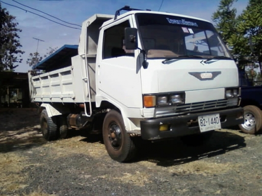 HINO FB 112A - 117 HP WO4D หกล้อดั๊มพ์ กระบะดั๊มพ์เหล็ก 4 ตันยาว 3.60 เมตรพื้นอย่างสวยไม่มีผุ เครื่องแห้งแน่นดี หัวเก๋งบางเดิมๆไม่มีผุภายในครบพร้อม พวงมาลัยเพาเวอร์ คัชซีสวยไม่มีดามไม่มีบวมเลย เฟืองท้ายใหญ่ F แล้ว ยาง 8.25 ขอบ 16 เอกสารเล่มทะเบียนครบพร้อม