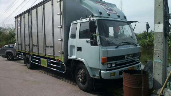 ขายรถหกล้อ Rocky 175 แรง ตู้10บาน ยาว 7.20 เมตร