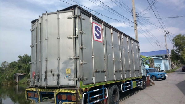 ขายรถหกล้อ Rocky 175 แรง ตู้10บาน ยาว 7.20 เมตร ขายรถหกล้อ Rocky 175 แรง ตู้10บาน ยาว 7.20 เมตร