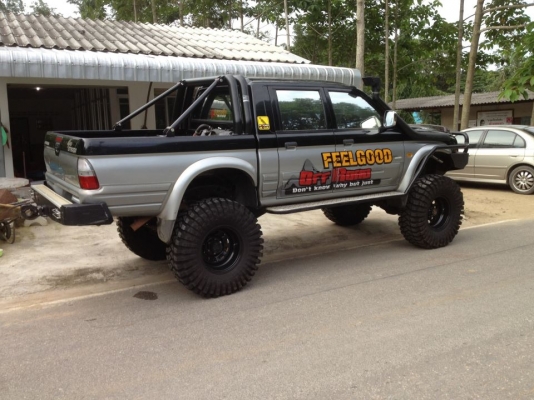 ขาย Strada Grandis 4 ประตู 2001 วางคาน VX 70 diff lock หน้า , หลัง ขาย Strada Grandis 4 ประตู 2001 วางคาน VX 70 diff lock หน้า , หลัง