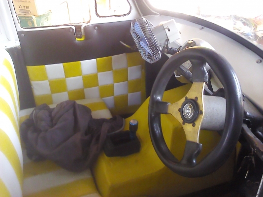 รถสามล้อเครื่องทำสีใหม่ออกแบบใหม่หมด