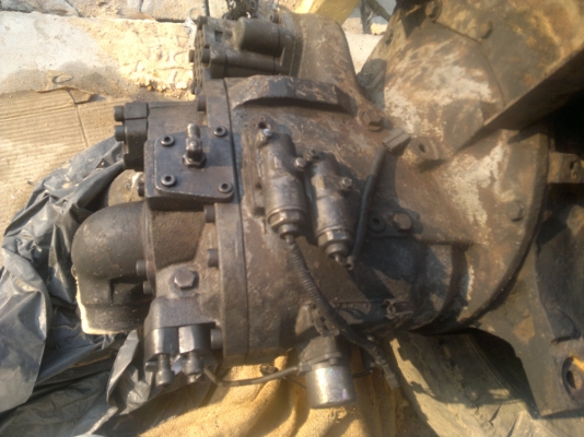 ขายด่วน ปั้มทายเครื่อง HITACHIEX200-2