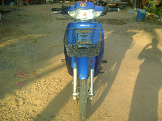 ฝากขาย wave100s ปี 46 รถเดิมๆๆ99 \% รถใช้ส่วนตัวมือเดียวเครื่องไม่เคยแกะทะเบียนเต็ม หมด 56  ชุดโอนครบรถพี่ฝากขาย ลดได้นิดหน่อยครับ 0852206513สนใจติดต่อเจ้าของรถเลยครับ