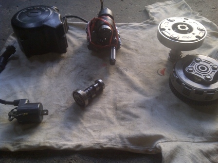 ขาย อะไหล่ในเครื่องเวฟ 100 ท่อ 125 โช๊คแก๊ส ถูกๆ ชมก่อนๆ