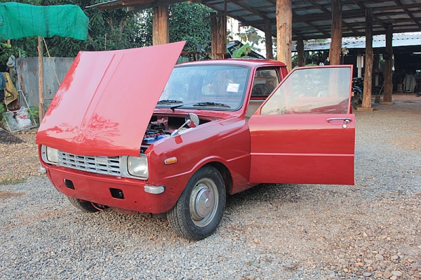 มาสด้า1000 สีแดง  สวยครับ