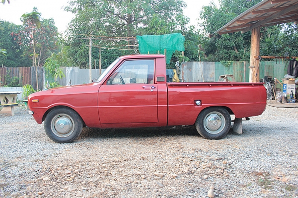 มาสด้า1000 สีแดง สวยครับ มาสด้า1000 สีแดง สวยครับ