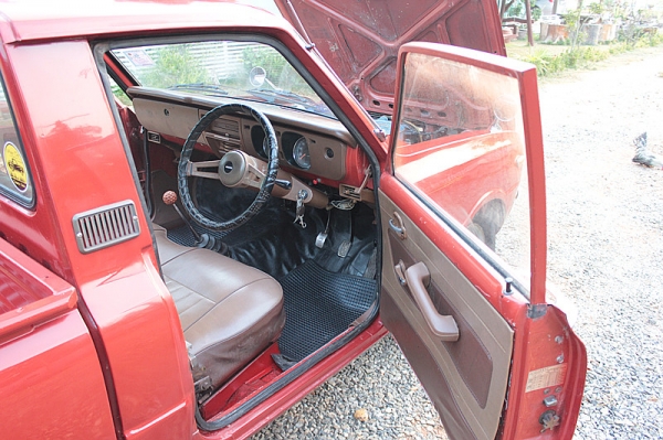 มาสด้า1000 สีแดง สวยครับ มาสด้า1000 สีแดง สวยครับ