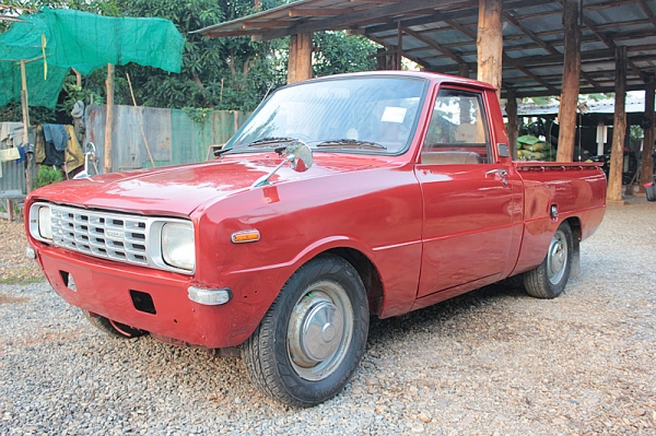 มาสด้า1000 สีแดง สวยครับ มาสด้า1000 สีแดง สวยครับ