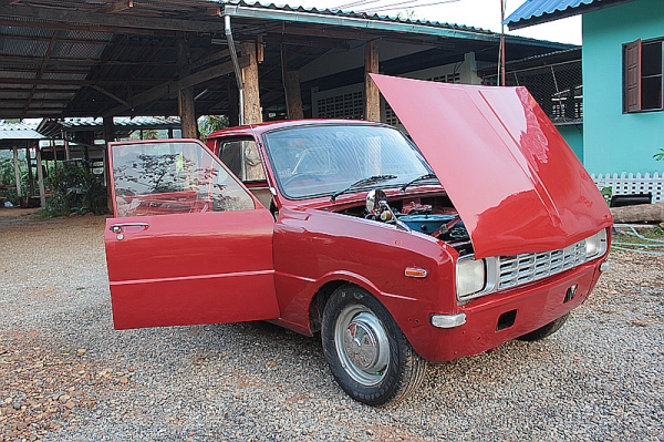 มาสด้า1000 สีแดง สวยครับ มาสด้า1000 สีแดง สวยครับ