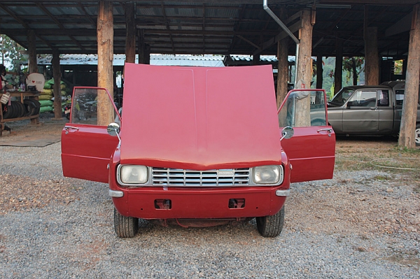 มาสด้า1000 สีแดง สวยครับ มาสด้า1000 สีแดง สวยครับ