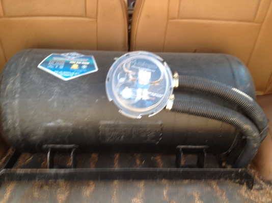 ขายรถ SuZuKi คาริเบี่ยน ตู้ปลา ขายรถ SuZuKi คาริเบี่ยน ตู้ปลา