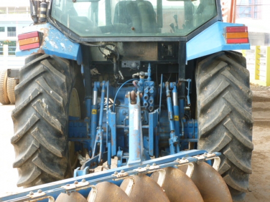 แสงฟ้าเต้นรถ///จำหน่ายรถไถ FORD-6640 ฮอนแลน ระบบไฟฟ้า สภาพพร้อมใช้งาน