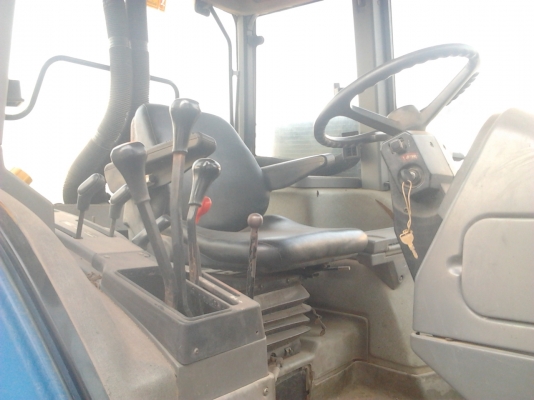 แสงฟ้าเต้นรถ///จำหน่ายรถไถ FORD-6640 ฮอนแลน ระบบไฟฟ้า สภาพพร้อมใช้งาน