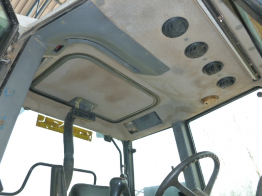 แสงฟ้าเต้นรถ///จำหน่ายรถไถ FORD-6640 ฮอนแลน ระบบไฟฟ้า สภาพพร้อมใช้งาน